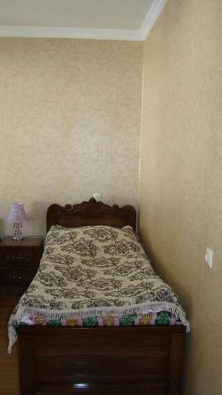 Гостевой дом Guest House Tavaduri Местиа Двухместный номер с 1 кроватью и собственной ванной комнатой-11