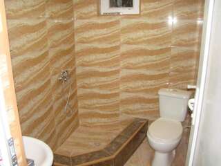 Гостевой дом Guest House Tavaduri Местиа Двухместный номер с 1 кроватью и видом на горы-13