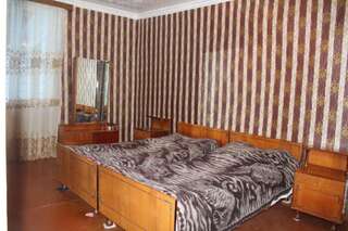 Гостевой дом Guest House Tavaduri Местиа Двухместный номер с 1 кроватью или 2 отдельными кроватями, общая ванная комната-1