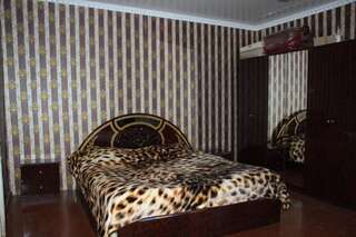 Гостевой дом Guest House Tavaduri Местиа Двухместный номер с 1 кроватью или 2 отдельными кроватями, общая ванная комната-3